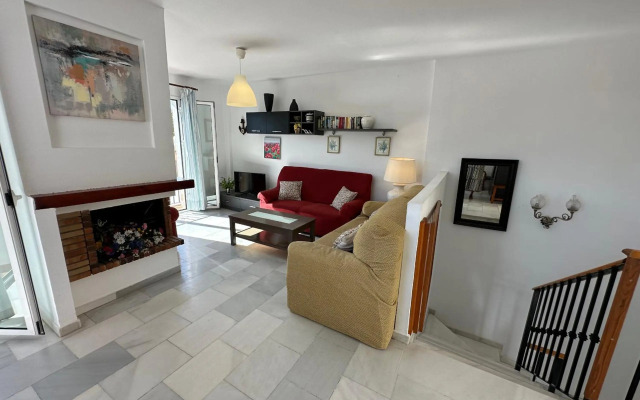 Spacious family villa Aljamar 8a