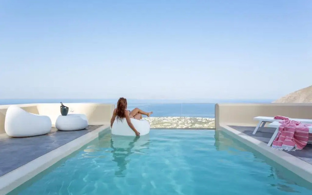 Skyfall Suites - Adults Only