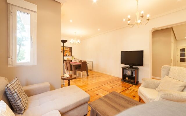 Classical Flat in Barrio Salamanca  by Allô Housing