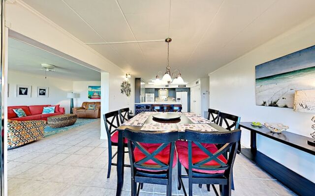 Beachfront Penthouse by RedAwning