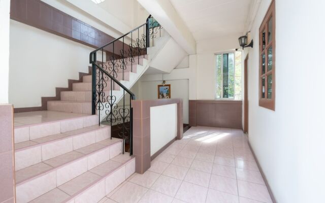 Chaba Garden Apartment