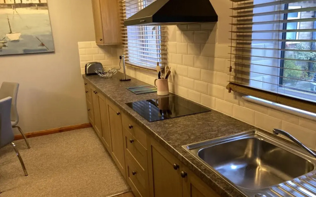 Spacious Detached Bungalow With Ample Parking