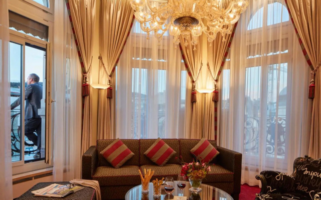 The Dufour, Suites & Rooms by Hotel Schweizerhof – Guest Rooms – Zurich