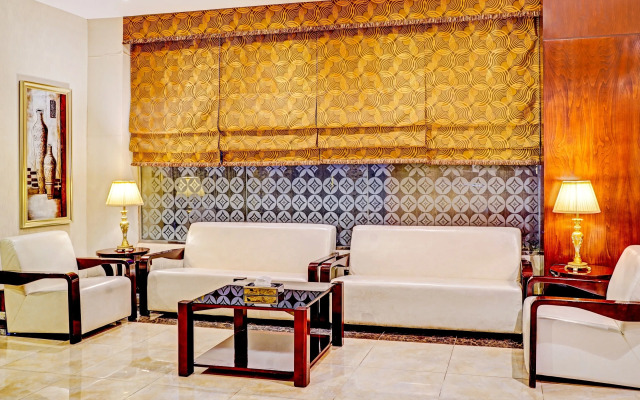 Capital O 596 Garden Palace Hotel