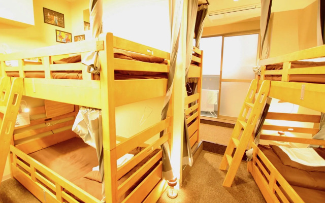 Osaka Guesthouse Nest - Hostel