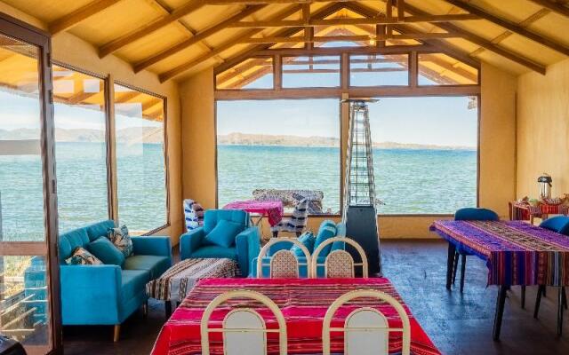 Uros Titicaca Lodge