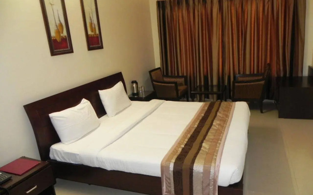 Hotel Reeva Suites