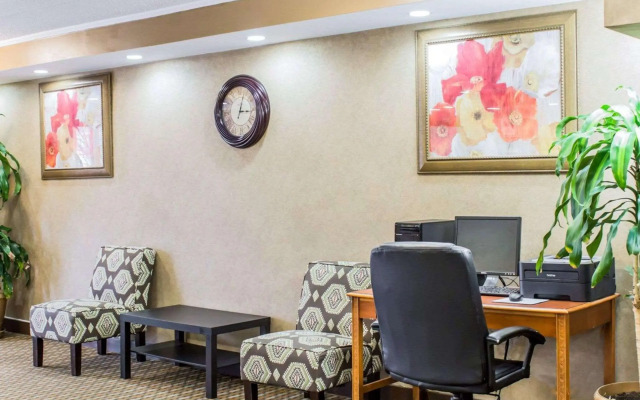 Rodeway Inn & Suites