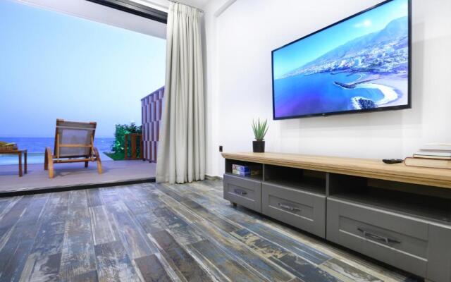 Villa Dorra Coast Suites