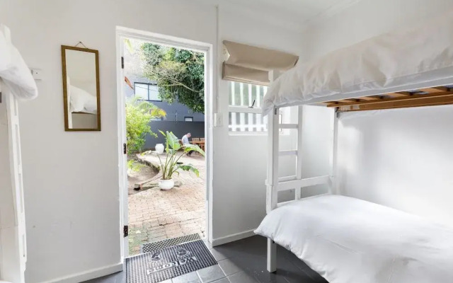 DS Backpackers Hostel
