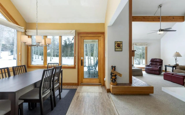 1610 Quicksilver Condo