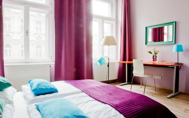 Royal Court Apartments