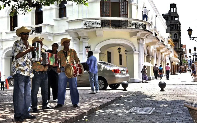 Dominico Colonial