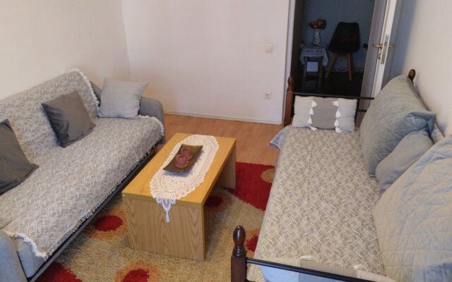 Beautiful 2-bed Apartment in Chania 65 sqm Space w