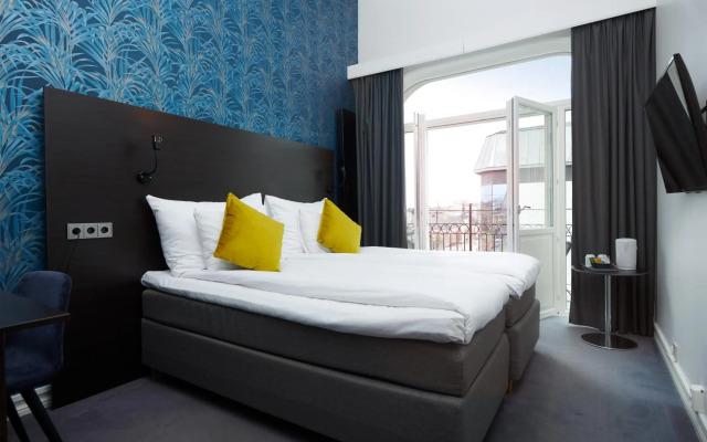 Home Hotel Plaza