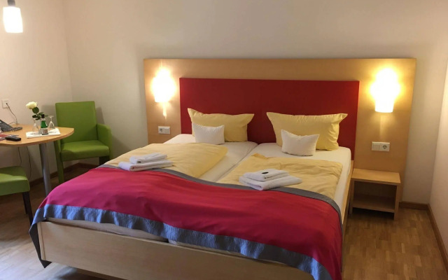 SCHROEDERS Stadtwaldhotel