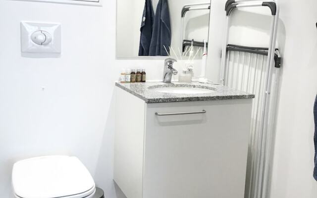 Modern One-bedroom Apartment With a Balcony in Copenhagen Ørestad