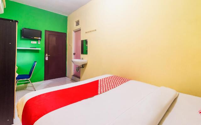 OYO 2165 Alyah Guest House Syariah