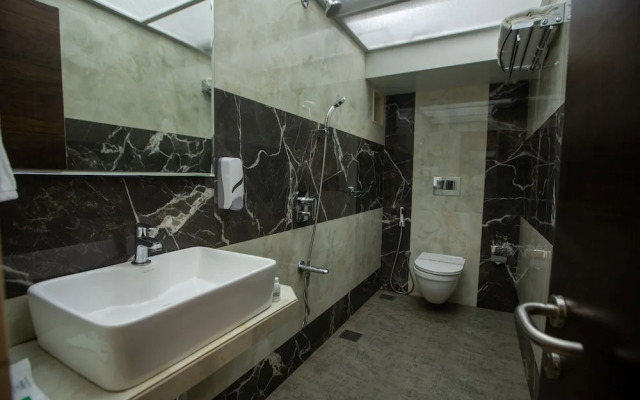 Hotel Naaz Executive Near T2 Airport