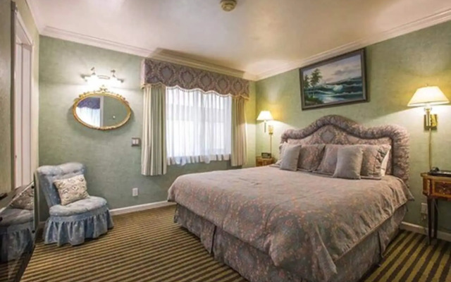 Carmel Inn And Suites