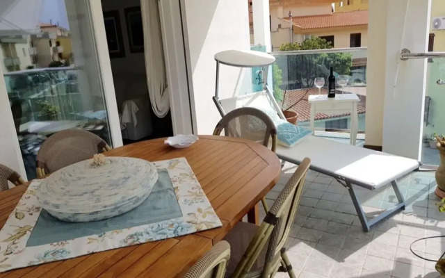 Oltremare apartment with large veranda for 6 people
