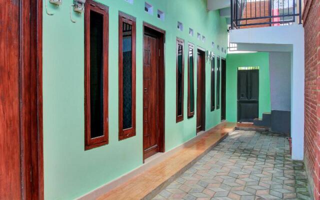 SPOT ON 90537 De Wisma Emas