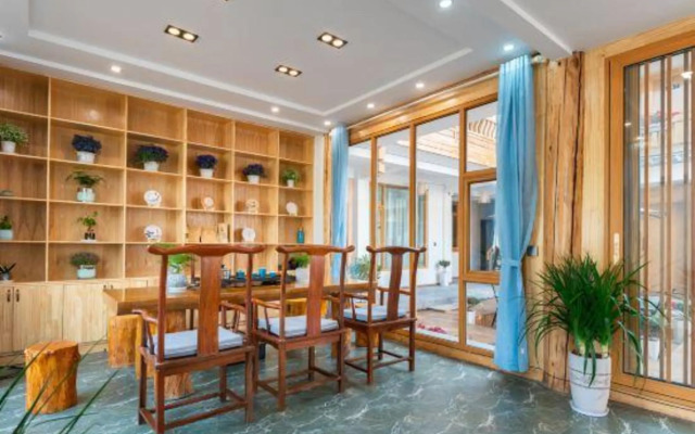 Yi Jing Inn