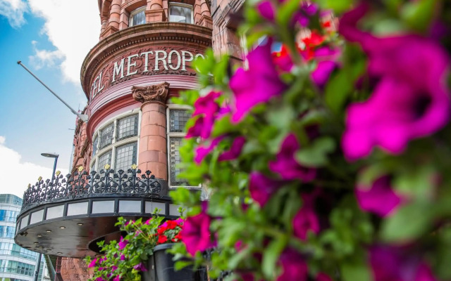The Met Hotel