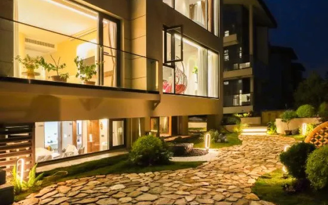 Wuju Wushu Homestay (Jintan Oriental Salt Lake City Branch)