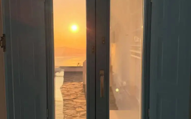 Santorini Theasis Suites