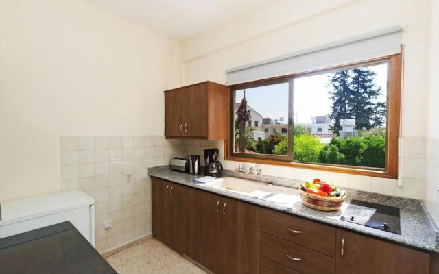 Room in Apartment - One Bedroom Apartment - Just 800 m From the Beach