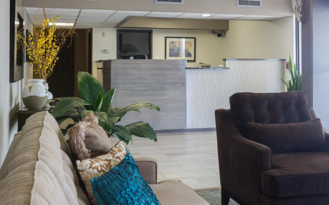 Marina Inn & Suites Chalmette - New Orleans