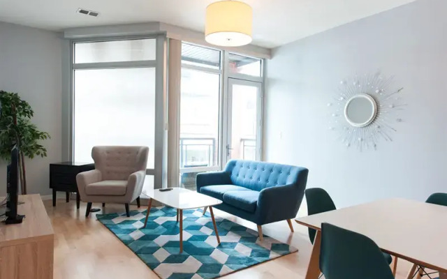 Artsy 2BR in Lincoln Park by Sonder