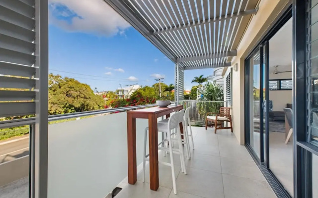 Crystal Shores Sunshine Beach