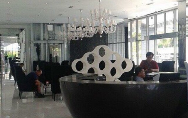 Azure 1BR Condo with Car Park by Nezpril