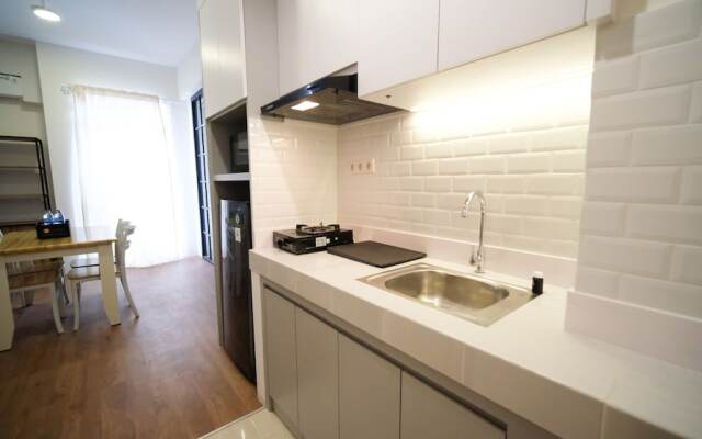 Wonderful 2Br Combine At Bale Hinggil Apartment