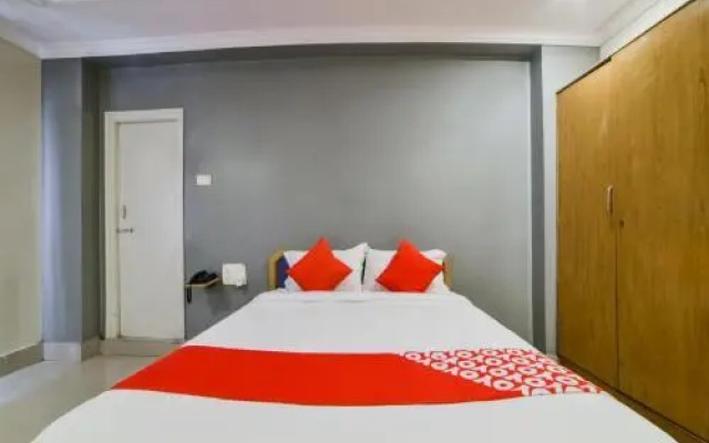 OYO 15752 KBR Residency