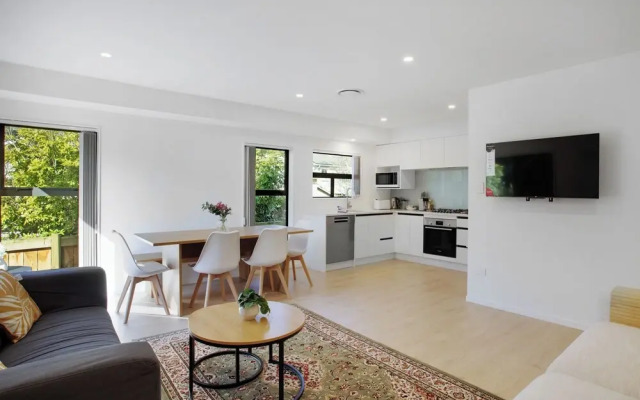 Style Serenity Townhouse with Parking