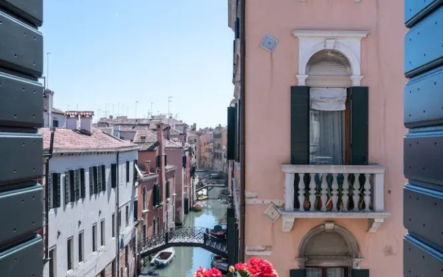 Rialto Palace