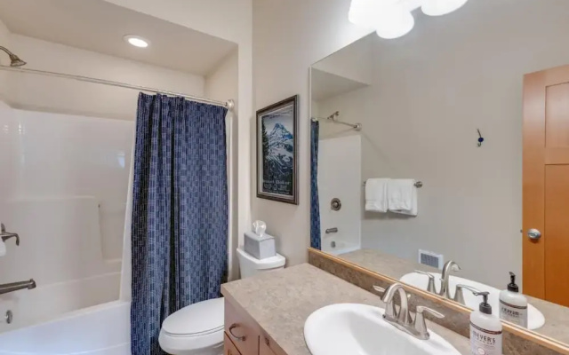 Mt Baker Lodging Condo 64 - Sleeps 4