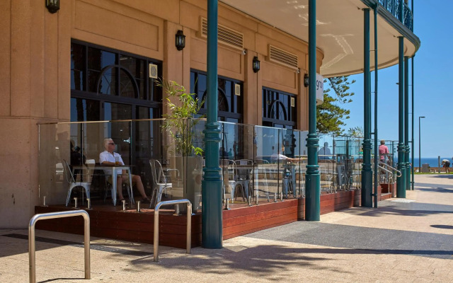 Stamford Grand Adelaide