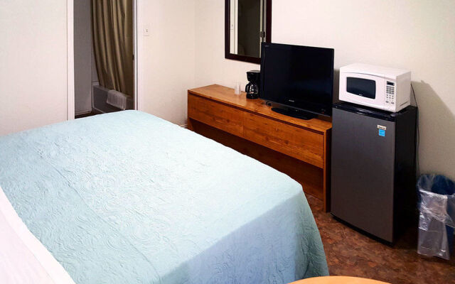 Blue Palm Inn