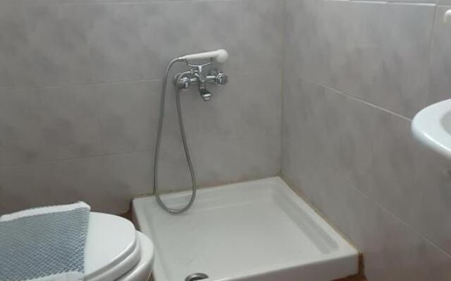 Magda Studios - Double Bed Room N4
