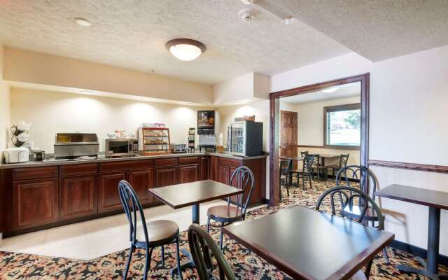 Rodeway Inn & Suites Charles Town