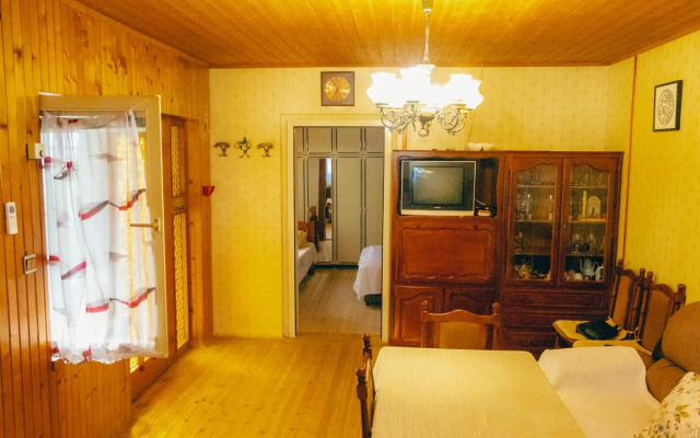 Etno House Mira i Vinarija DSM