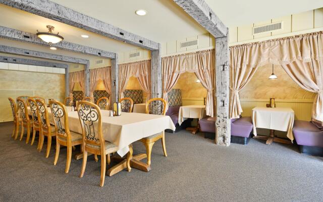 Pine Lake Resort and Banquets