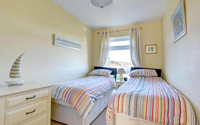 Peaceful Holiday Home in Saundersfoot With Balcony