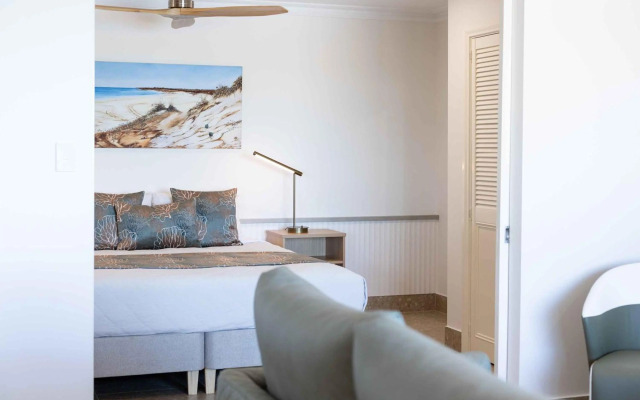 Moonlight Bay Suites