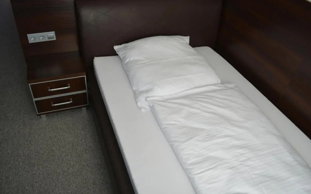 B&D Hotel