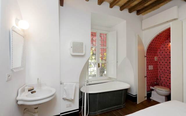 Art Deco Terrace Apartment